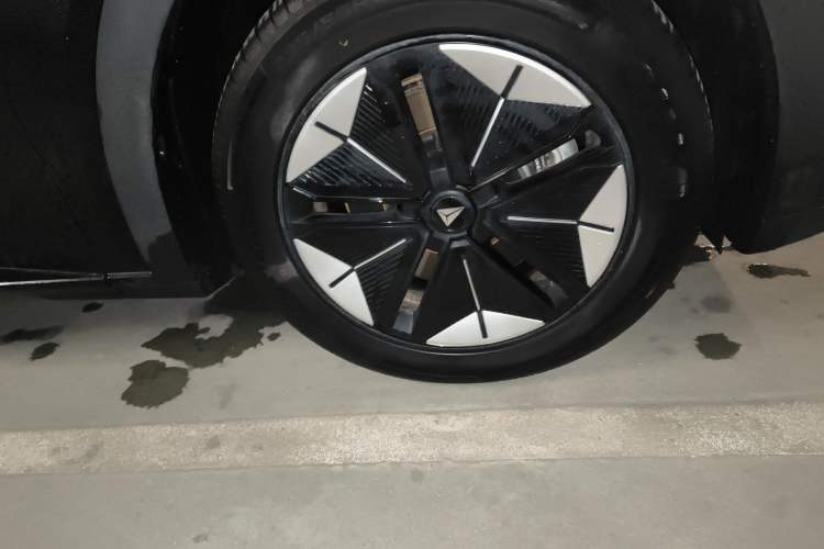 Used Deepal S07 2024 215Max Range-Extended Version Right Front Wheel Hub
