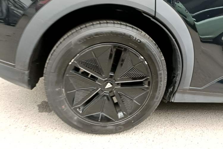 Used Deepal S07 2024 285Max Qiankun Intelligent Driving ADS SE Range-Extended Version Right Rear Wheel Hub