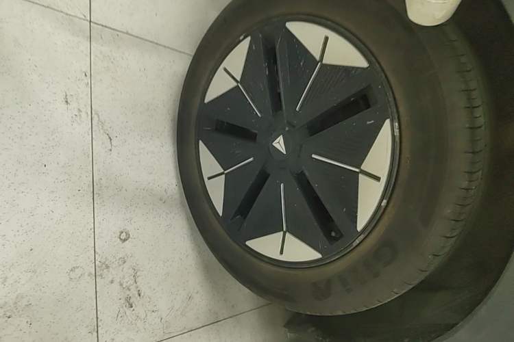 Used Deepal S07 2024 121Max Glory Edition Right Rear Wheel Hub