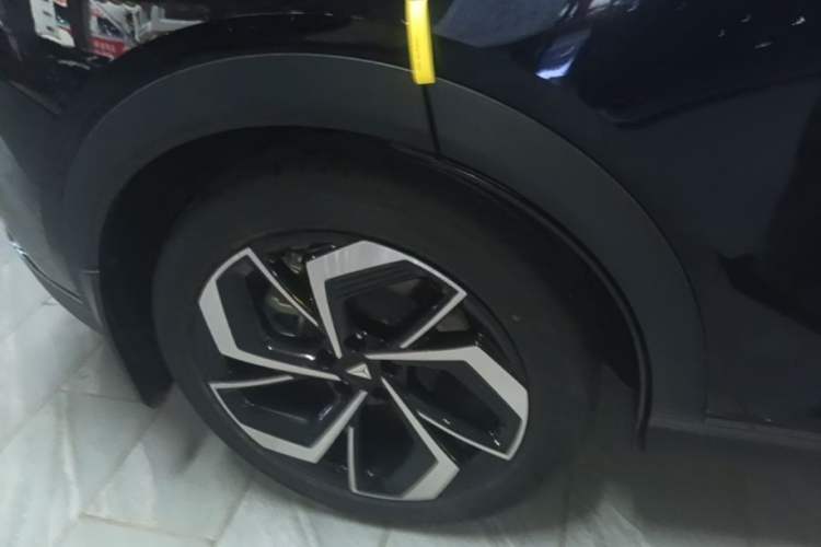 Used Deepal S07 2024 215Max Qiankun Intelligent Driving ADS SE Range-Extended Version Right Rear Wheel Hub