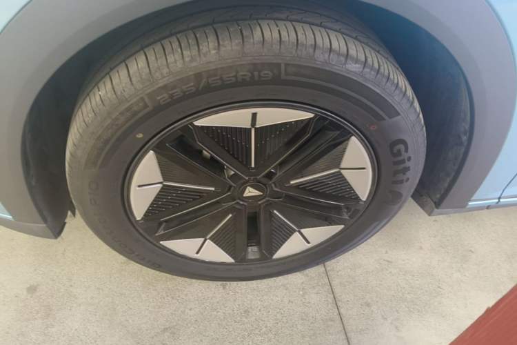 Used Deepal S07 2024 215Max Range-Extended Version Exterior 4