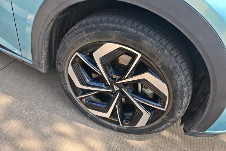Used Deepal S07 2024 520Max Qiankun Intelligent Driving ADS SE Pure Electric Version Right Front Wheel Hub