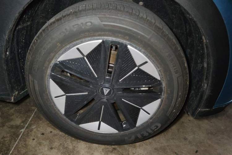 Used Deepal S07 2024 215Max Range-Extended Version Right Front Wheel Hub