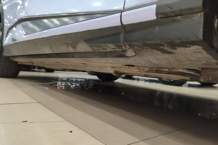 Used Deepal S07 2024 215Max Range-Extended Version Right Side Sill