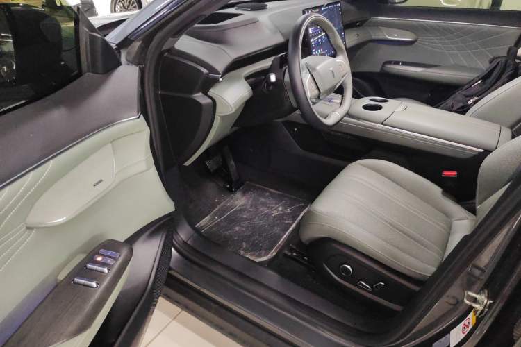 Used Deepal S07 2024 215Max Range-Extended Version Driver Seat