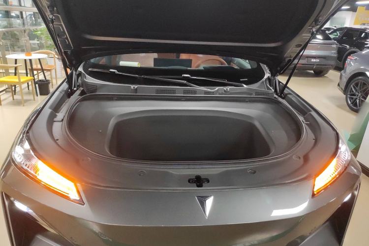 Used Deepal S07 2024 520Max Qiankun Intelligent Driving ADS SE Pure Electric Version Engine Bay
