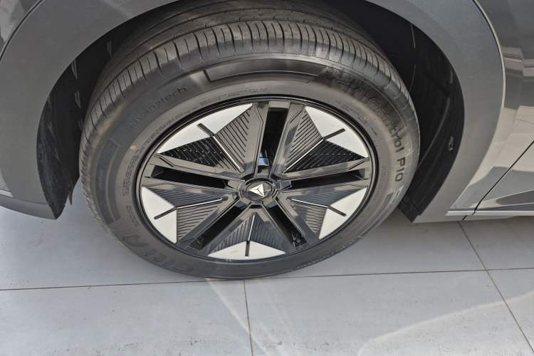 Used Deepal S07 2024 121Max Glory Edition Exterior 4