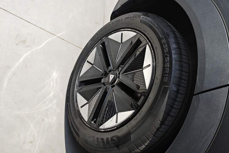 Used Deepal S07 2024 121Max Glory Edition Exterior 5