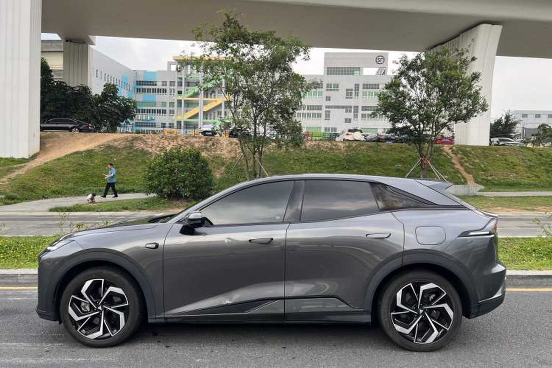 Used Deepal S07 2024 215Max Qiankun Intelligent Driving ADS SE Range-Extended Version Exterior 6