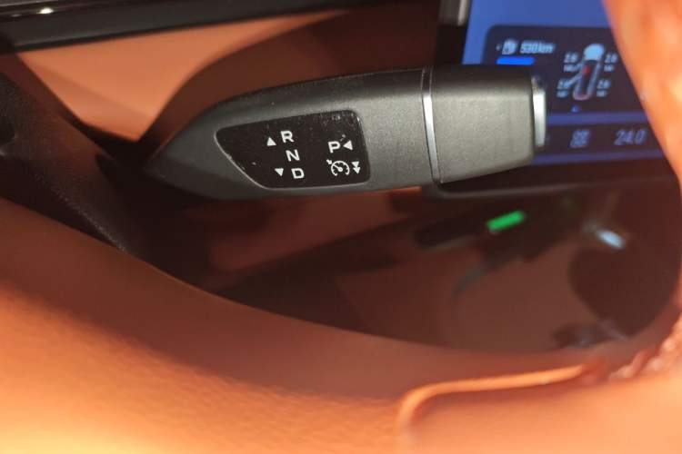 Used Deepal S07 2024 215Max Qiankun Intelligent Driving ADS SE Range-Extended Version Gear Lever