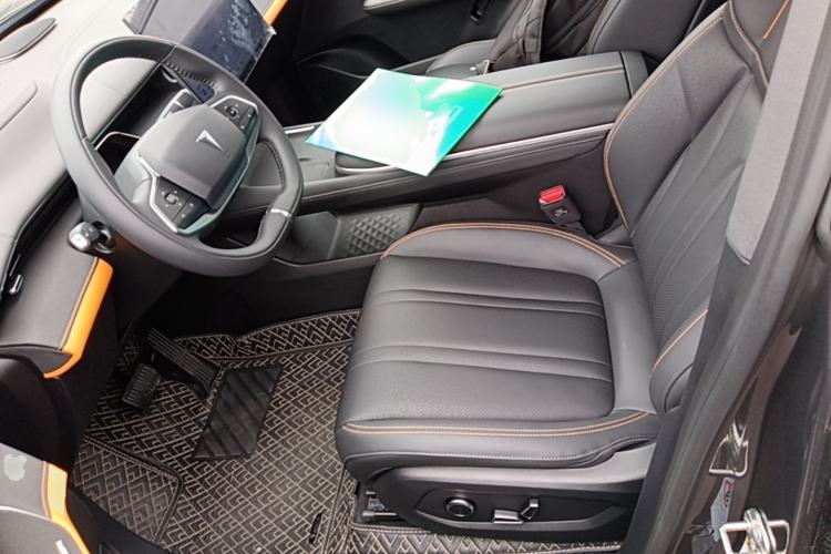 Used Deepal S07 2024 215Max Range-Extended Version Left Front Seat