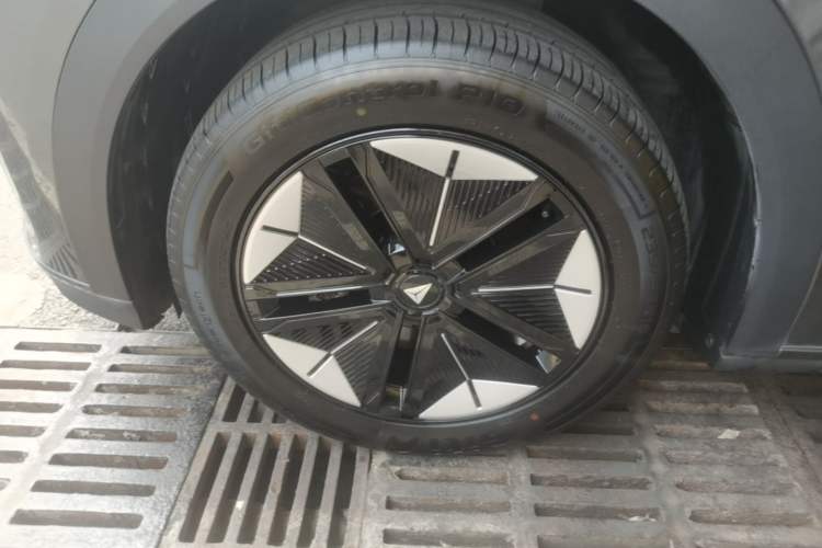 Used Deepal S07 2024 285Max Range-Extended Version Left Front Wheel Hub
