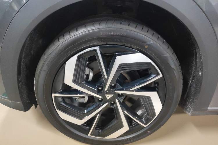 Used Deepal S07 2024 520Max Qiankun Intelligent Driving ADS SE Pure Electric Version Left Front Wheel Hub