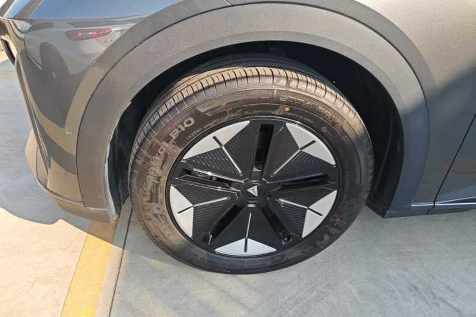 Used Deepal S07 2024 215Max Qiankun Intelligent Driving ADS SE Range-Extended Version Left Front Wheel Hub