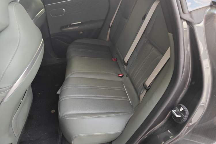 Used Deepal S07 2024 215Max Range-Extended Version Left Rear Seat