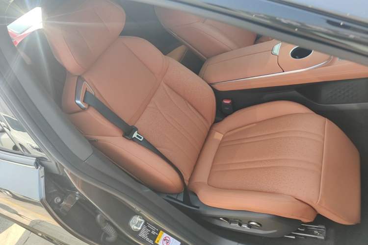 Used Deepal S07 2024 215Max Range-Extended Version Right Front Seat