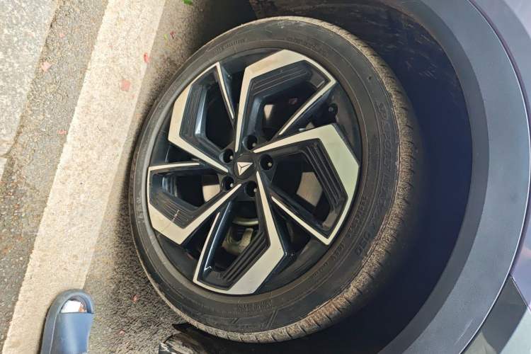 Used Deepal S07 2024 215Max Qiankun Intelligent Driving ADS SE Range-Extended Version Right Front Wheel Hub