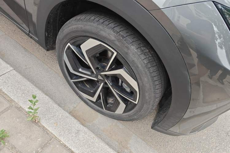 Used Deepal S07 2024 285Max Qiankun Intelligent Driving ADS SE Range-Extended Version Right Front Wheel Hub