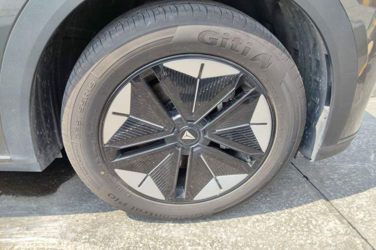 Used Deepal S07 2024 285Max Range-Extended Version Right Front Wheel Hub