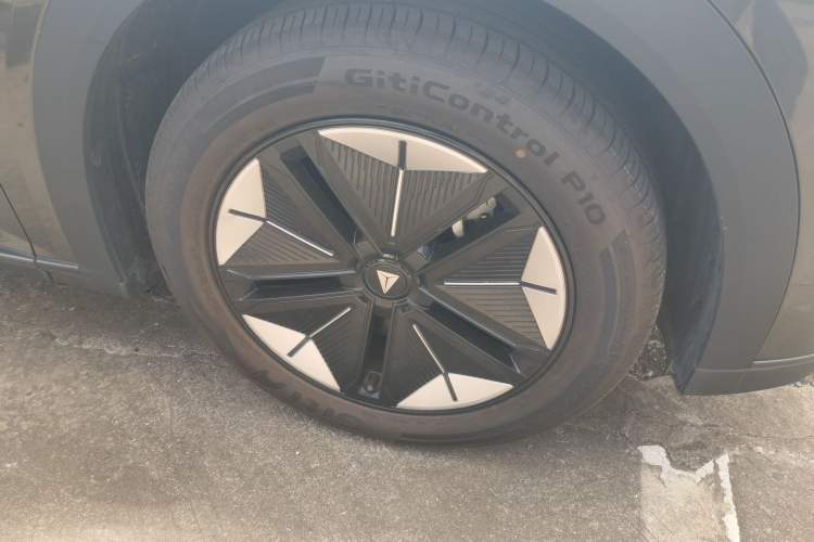 Used Deepal S07 2024 215Max Range-Extended Version Right Front Wheel Hub
