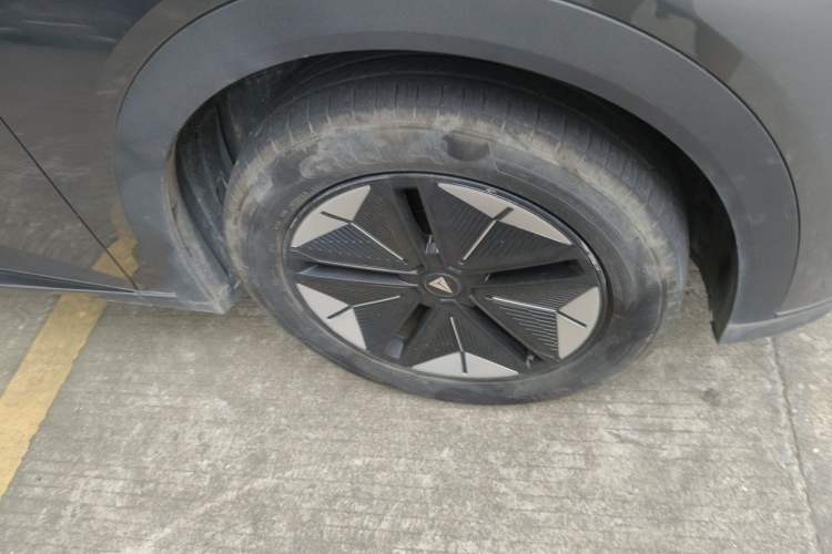 Used Deepal S07 2024 285Max Range-Extended Version Right Front Wheel Hub