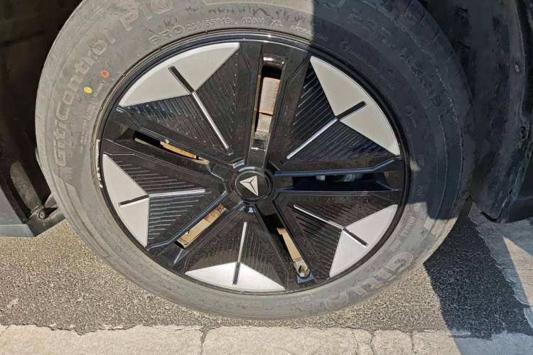 Used Deepal S07 2024 121Max Glory Edition Right Front Wheel Hub