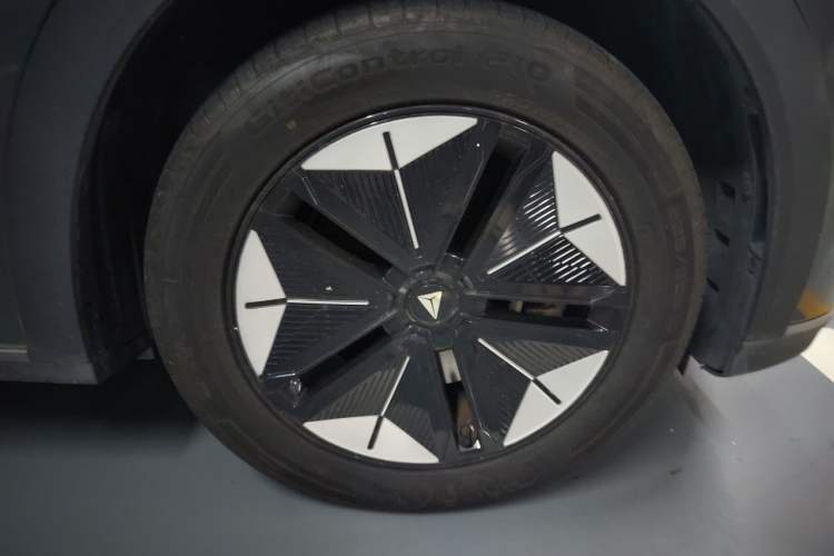 Used Deepal S07 2024 215Max Range-Extended Version Right Front Wheel Hub