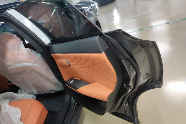 Used Deepal S07 2024 520Max Qiankun Intelligent Driving ADS SE Pure Electric Version Right Rear Door Interior