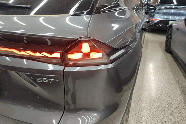 Used Deepal S07 2024 520Max Pure Electric Version Right Rear Taillight