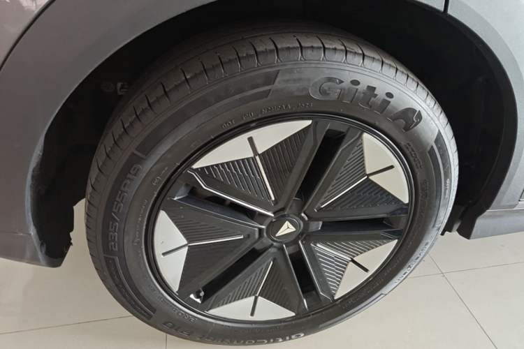 Used Deepal S07 2024 215Max Range-Extended Version Right Rear Wheel Hub