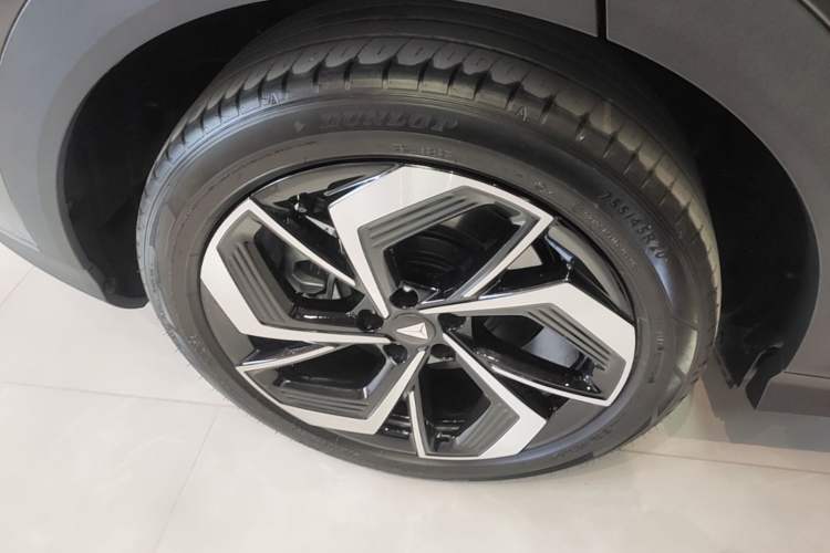 Used Deepal S07 2024 285Max Range-Extended Version Right Rear Wheel Hub
