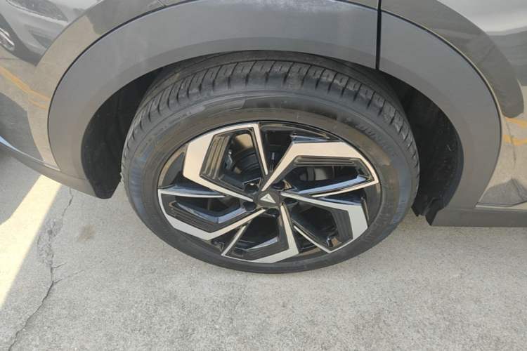 Used Deepal S07 2024 215Max Range-Extended Version Right Rear Wheel Hub