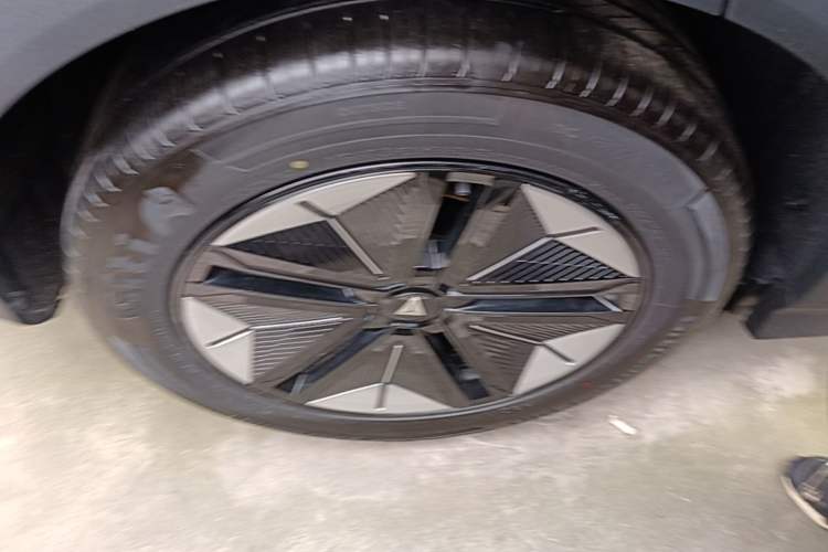 Used Deepal S07 2024 215Max Range-Extended Version Right Rear Wheel Hub