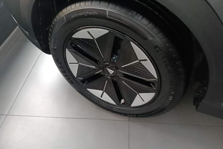 Used Deepal S07 2024 215Max Range-Extended Version Right Rear Wheel Hub