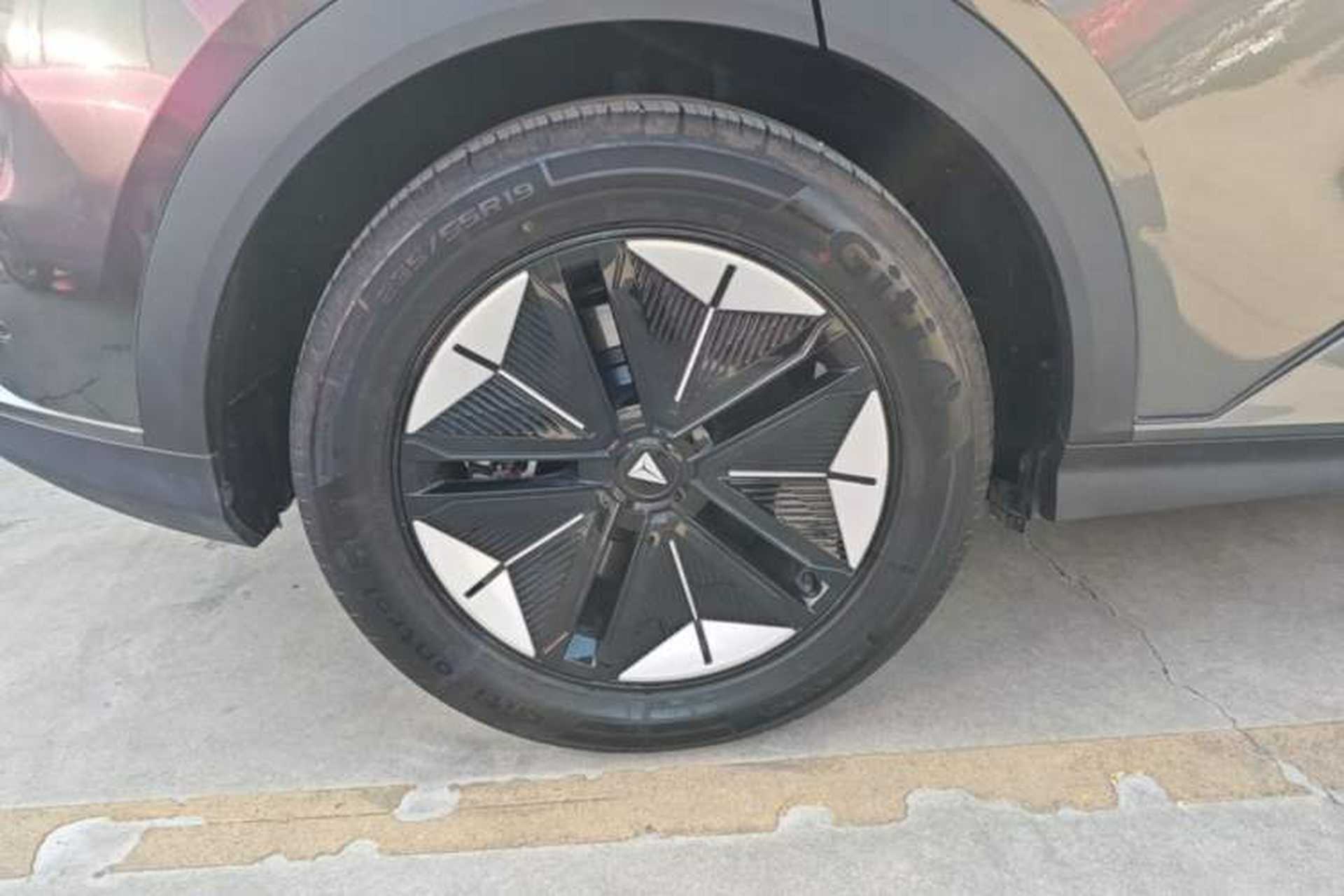 Used Deepal S07 2024 215Max Qiankun Intelligent Driving ADS SE Range-Extended Version Right Rear Wheel Hub