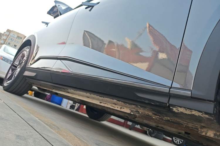 Used Deepal S07 2024 215Max Qiankun Intelligent Driving ADS SE Range-Extended Version Right Side Sill