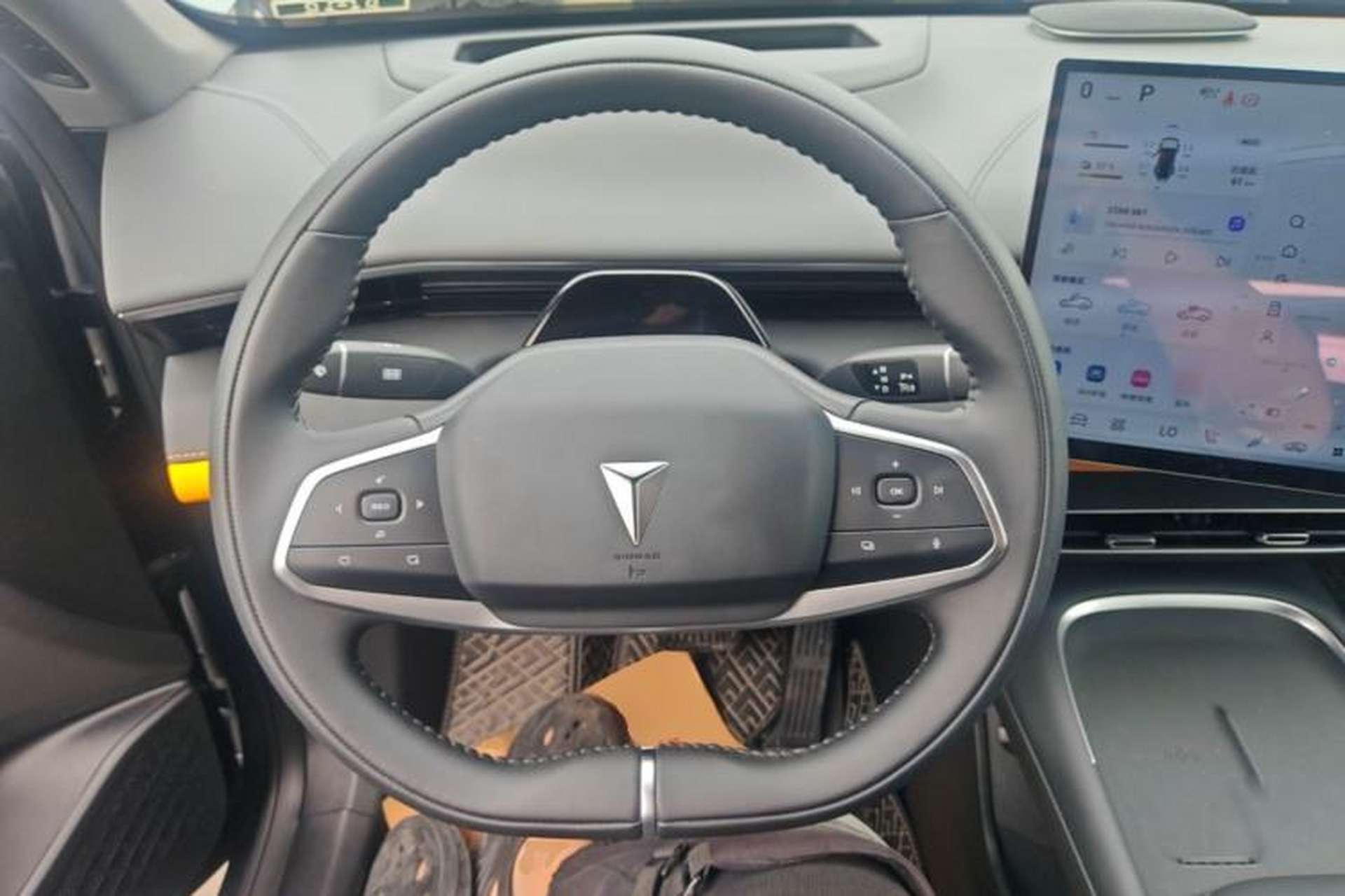 Used Deepal S07 2024 215Max Qiankun Intelligent Driving ADS SE Range-Extended Version Steering Wheel