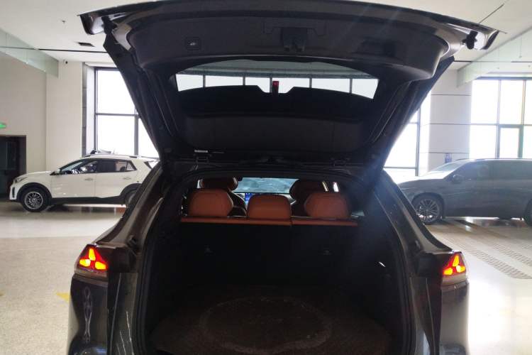Used Deepal S07 2024 215Max Qiankun Intelligent Driving ADS SE Range-Extended Version Trunk