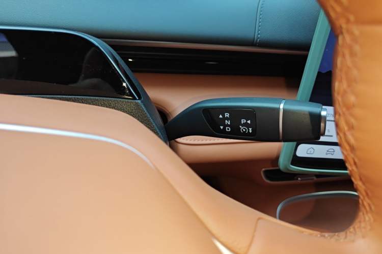 Used Deepal S07 2024 215Max Qiankun Intelligent Driving ADS SE Range-Extended Version Gear Lever