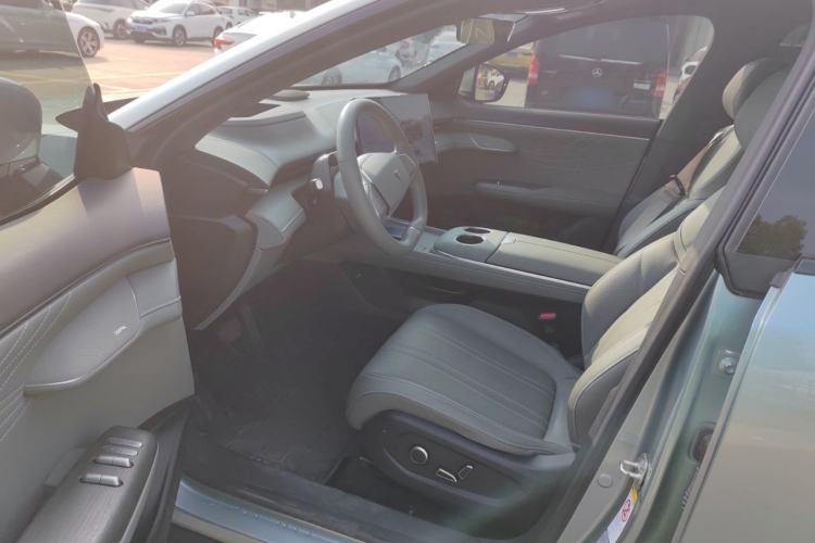 Used Deepal S07 2024 285Max Qiankun Intelligent Driving ADS SE Range-Extended Version Interior 3