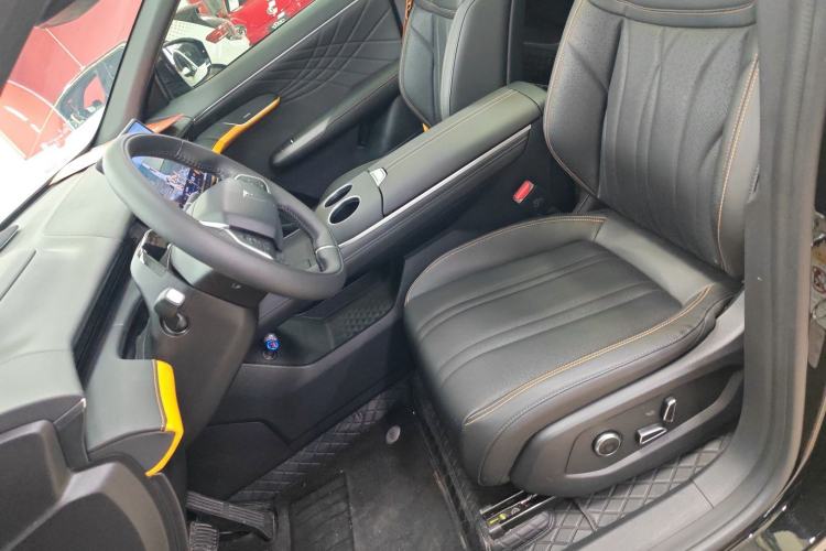 Used Deepal S07 2024 215Max Range-Extended Version Left Front Seat