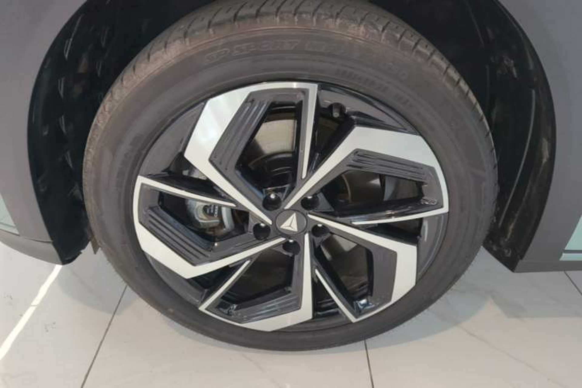 Used Deepal S07 2024 520Max Pure Electric Version Left Front Wheel Hub