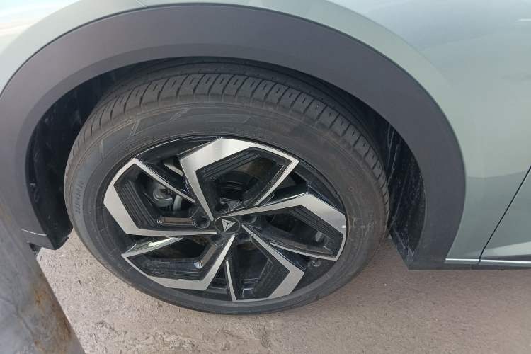 Used Deepal S07 2024 520Max Qiankun Intelligent Driving ADS SE Pure Electric Version Left Front Wheel Hub