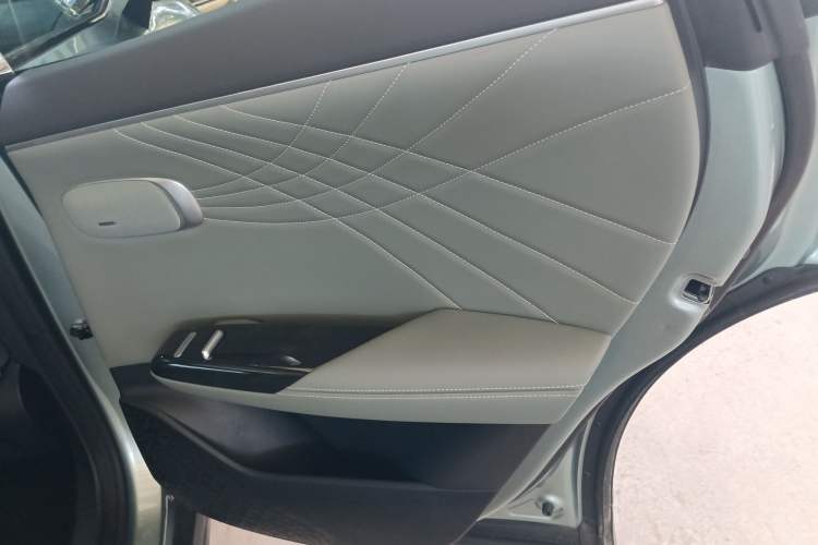 Used Deepal S07 2024 520Max Qiankun Intelligent Driving ADS SE Pure Electric Version Right Rear Door Interior