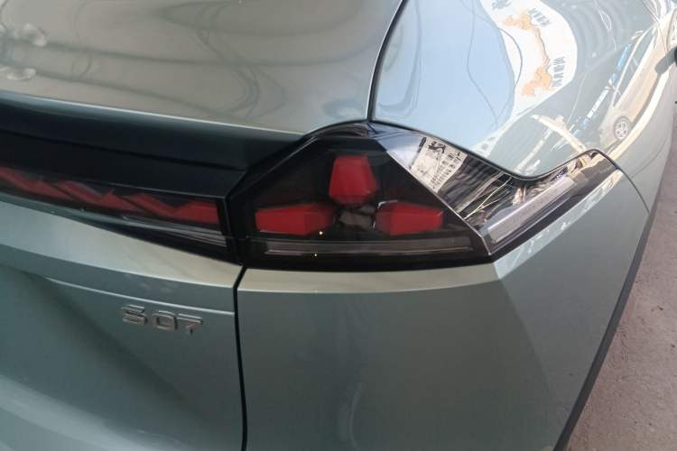 Used Deepal S07 2024 520Max Qiankun Intelligent Driving ADS SE Pure Electric Version Right Rear Taillight