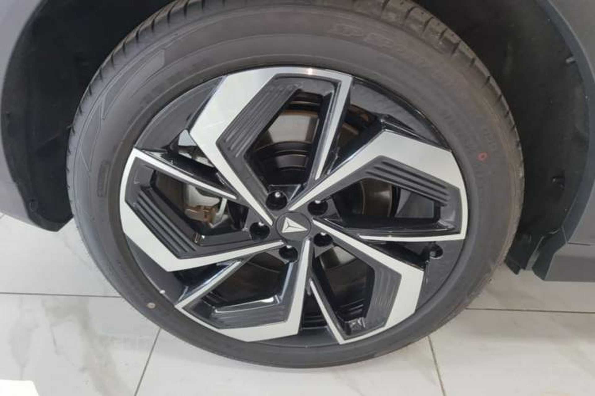 Used Deepal S07 2024 520Max Pure Electric Version Right Rear Wheel Hub