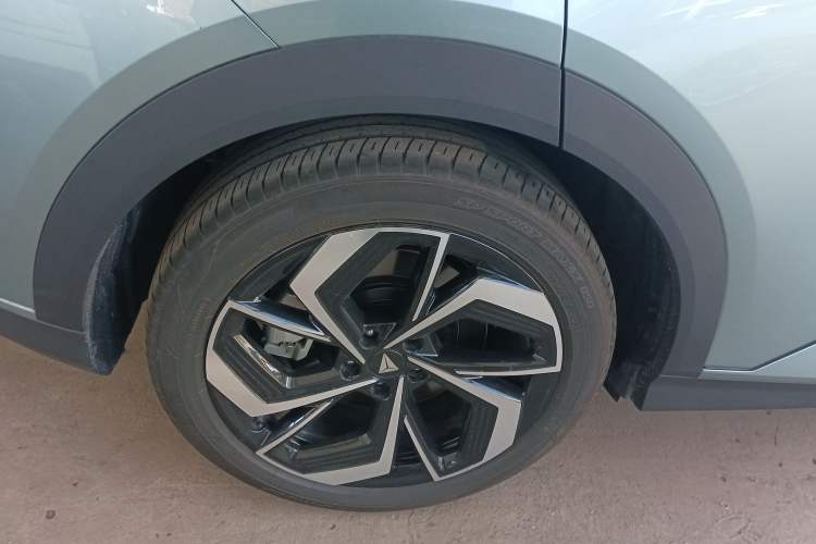 Used Deepal S07 2024 520Max Qiankun Intelligent Driving ADS SE Pure Electric Version Right Rear Wheel Hub