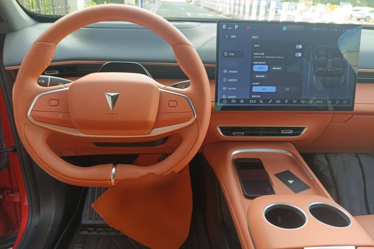 Used Deepal S07 2024 215Max Qiankun Intelligent Driving ADS SE Range-Extended Version Center Console