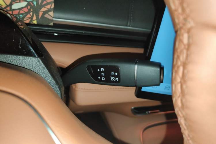 Used Deepal S07 2024 215Max Qiankun Intelligent Driving ADS SE Range-Extended Version Gear Lever