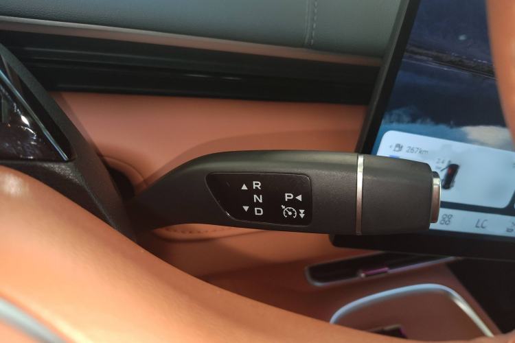 Used Deepal S07 2024 215Max Qiankun Intelligent Driving ADS SE Range-Extended Version Gear Lever